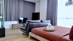 Modern Luxury fully furnished 2 BDR 2 Bathrooms Moutain & City view next to Maya Mall near Nimman Road thumbnail 2