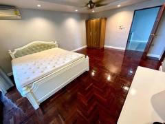 Stunning View 3 Bedrooms Condo Large Scale located in Fa Ham thumbnail 6