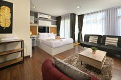 Spacious 3-storey Fully Furnished Townhouse Jed Yod 5 minutes to Maya Mall thumbnail 7