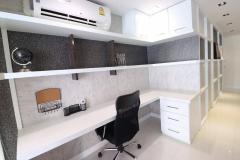 Spacious 3-storey Fully Furnished Townhouse Jed Yod 5 minutes to Maya Mall thumbnail 15