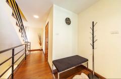 Spacious 3-storey Fully Furnished Townhouse Jed Yod 5 minutes to Maya Mall thumbnail 17