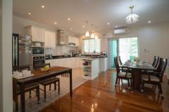 Exceptional Bungalow With Charming Garden thumbnail 5