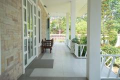 Exceptional Bungalow With Charming Garden thumbnail 23