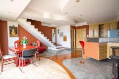 Fantastic Value Penthouse, Stunning Views thumbnail 2