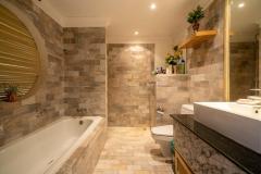 Fantastic Value Penthouse, Stunning Views thumbnail 5