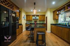 Beautiful 4 Bedroom Luxury Family Home thumbnail 8