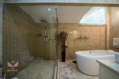 Beautiful 4 Bedroom Luxury Family Home thumbnail 14