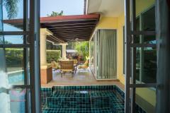 Beautiful 4 Bedroom Luxury Family Home thumbnail 31