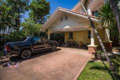 Beautiful 4 Bedroom Luxury Family Home thumbnail 39