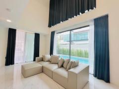 Luxury Pool Villa Pet Friendly thumbnail 4