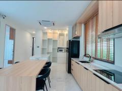 Luxury Pool Villa Pet Friendly thumbnail 5