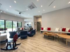 Modern Lanna Contemporary Pool House a Traquile Oasis by the Lake Front thumbnail 8