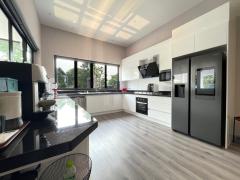 Modern Lanna Contemporary Pool House a Traquile Oasis by the Lake Front thumbnail 11