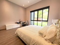 Modern Lanna Contemporary Pool House a Traquile Oasis by the Lake Front thumbnail 18