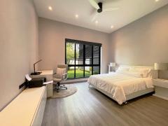 Modern Lanna Contemporary Pool House a Traquile Oasis by the Lake Front thumbnail 19