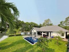Modern Lanna Contemporary Pool House a Traquile Oasis by the Lake Front thumbnail 33